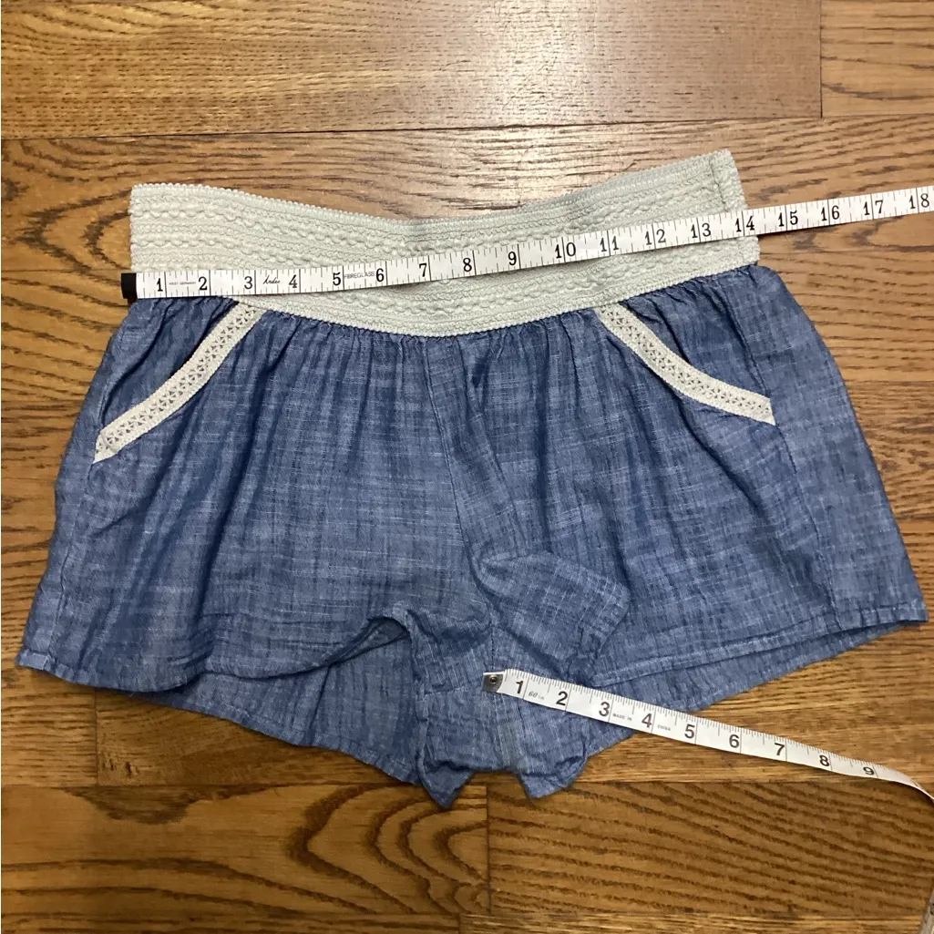 Just be cotton shorts with crochet accents. Size Medium Blue - Image 3