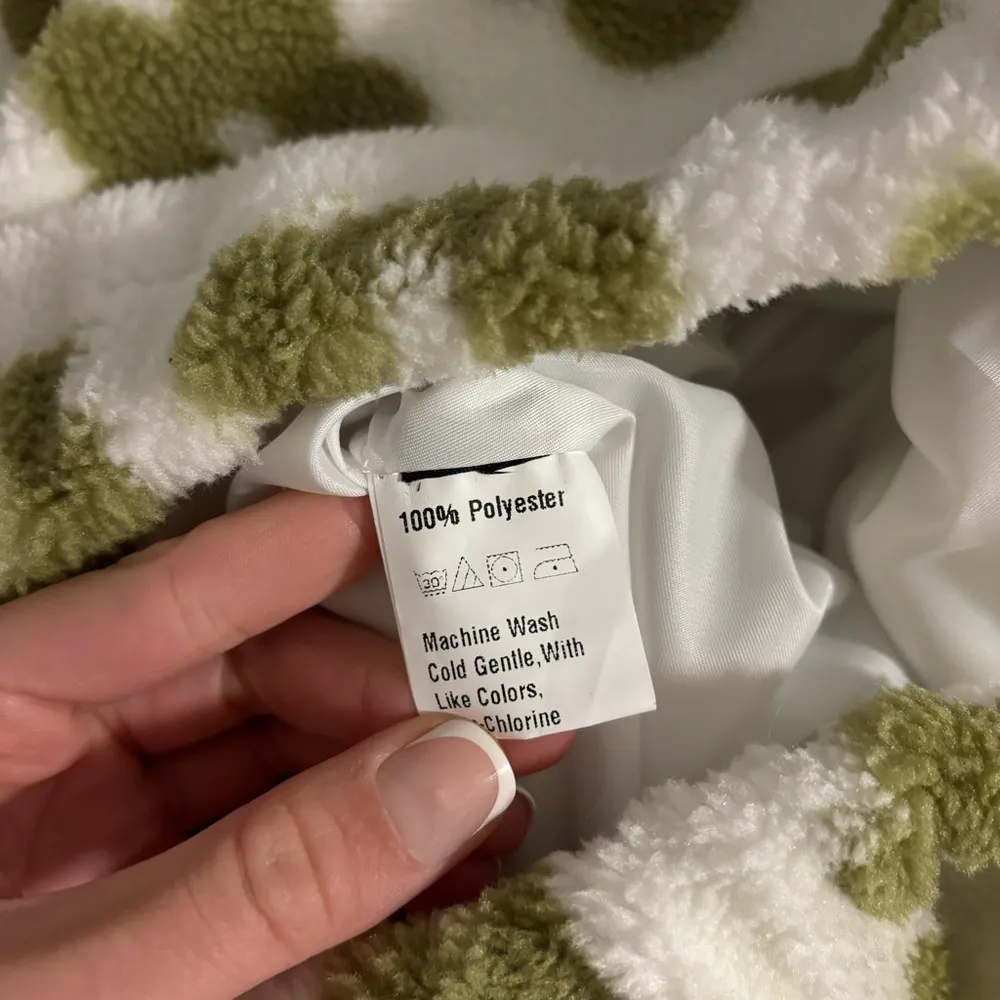 White & Green Floral Sherpa Jacket - Image 6