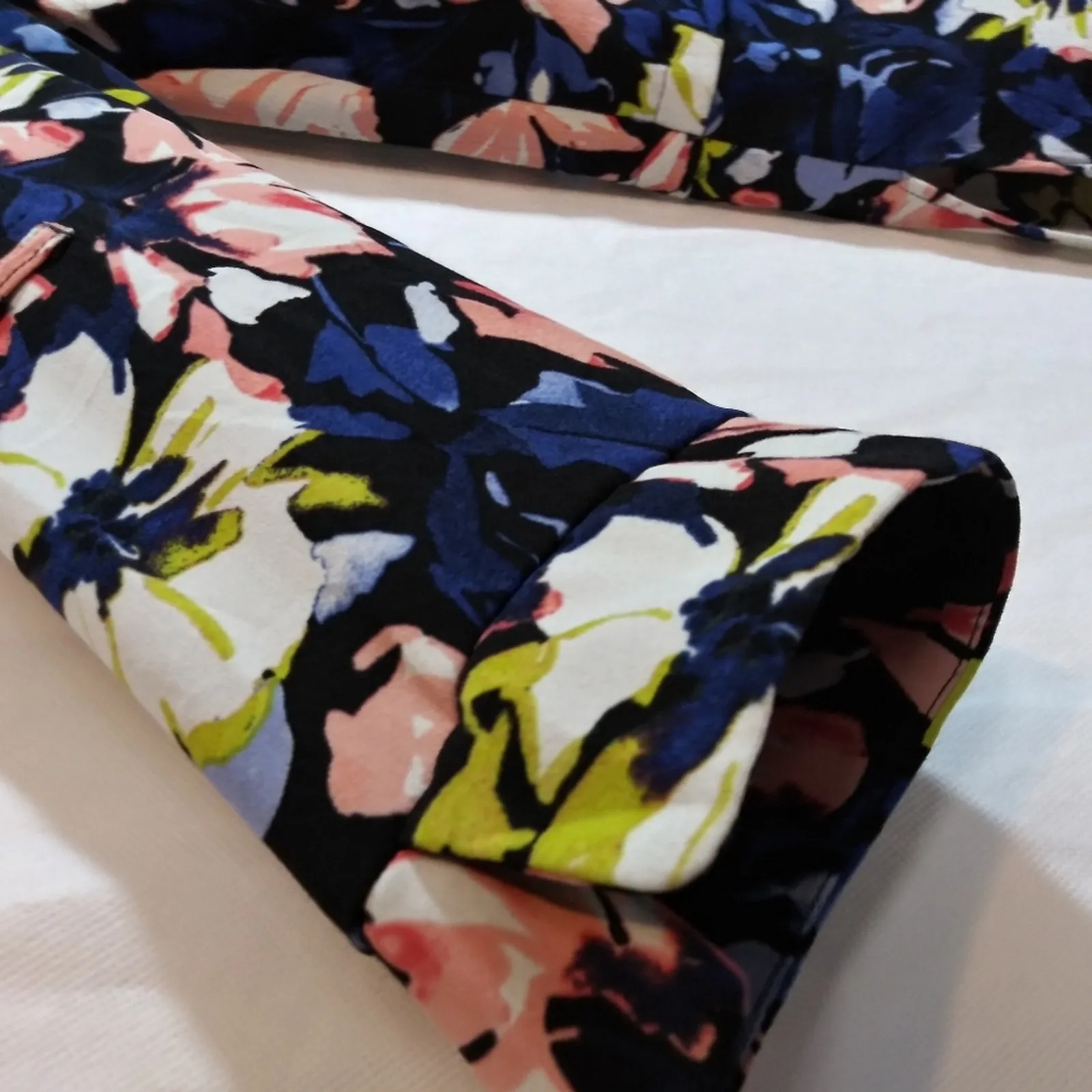 Adyson Parker Blue Floral Long Sleeve Tunic Top High Low Roll Tab Size L - Image 2