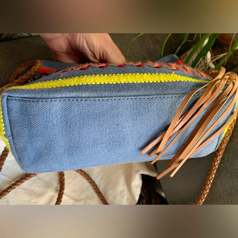 EUC🔥AUTHENTIC TORY BURCH linen/braided leather zip top crossbody with tassels - Image 6