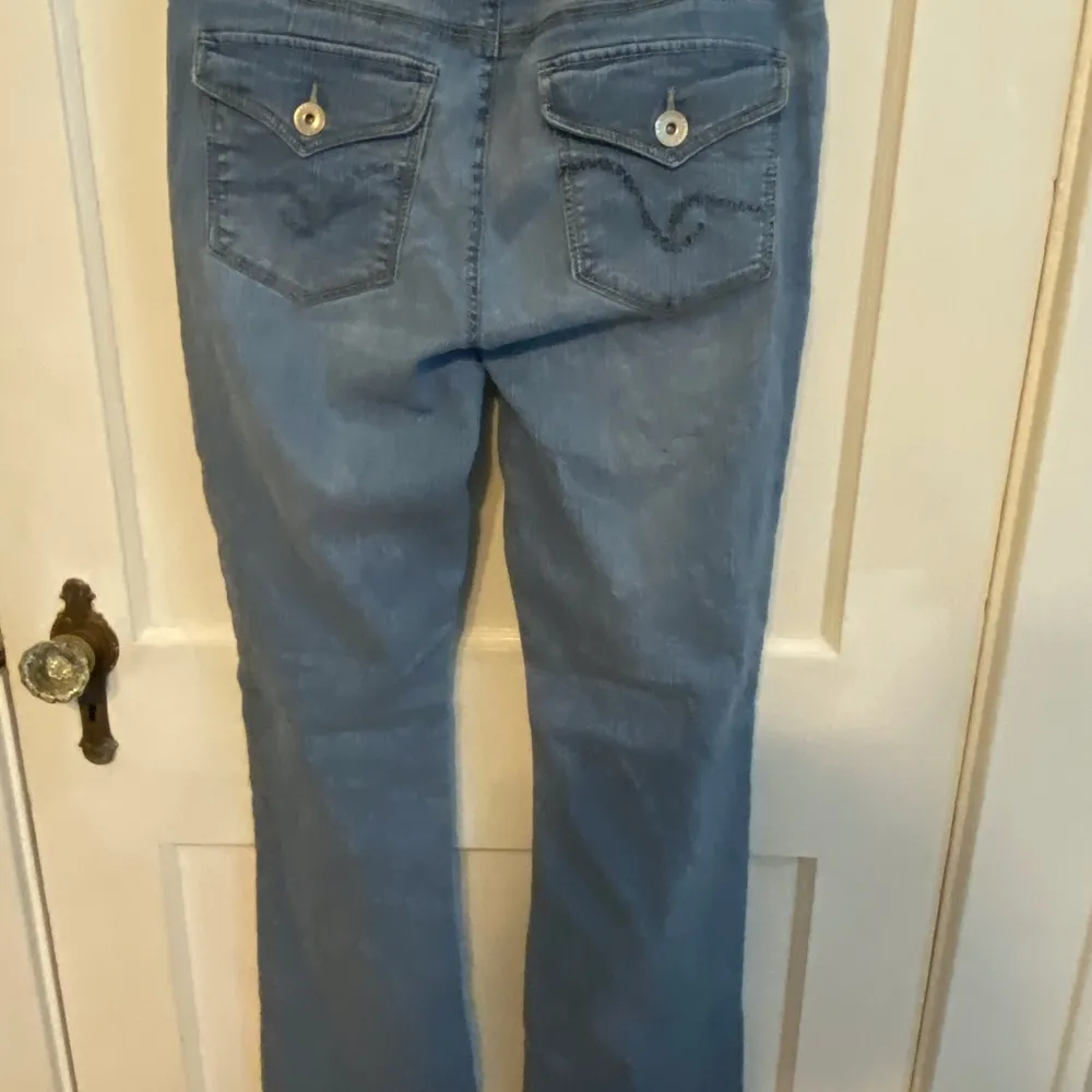 Route 66 women's bootcut jeans Flap Embroidered Back Pockets Size 7/8 - Image 3