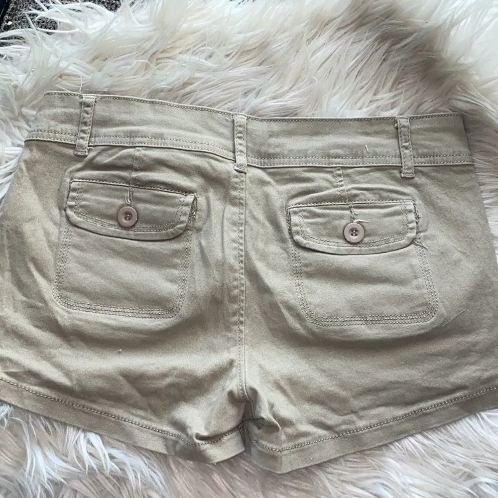 ✨Iris Jeans Khaki Shorts✨ Tan Size M - Image 4