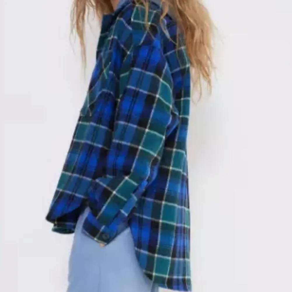 ZARA women’s size medium plaid oversized shacket button up hi low blue green - Image 2