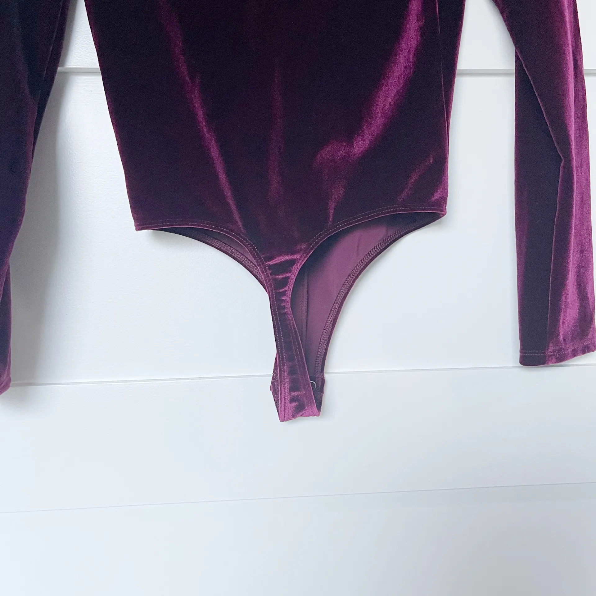 EXPRESS Velvet Deep V-Neck Long Sleeve Bodysuit - Image 7