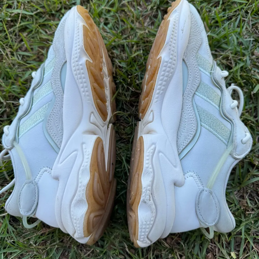 Adidas Originals Ozweego Off White Linen Green Gum Women's Athletic  Size 8.5 - Image 7