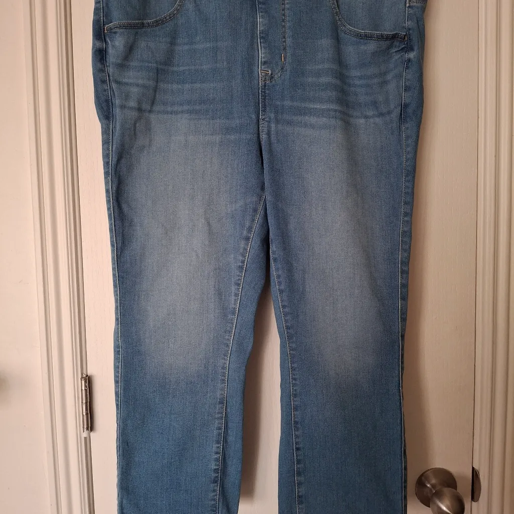 Torrid Sz 1 Blue Denim Crop Lean Jeans NWT - Image 8