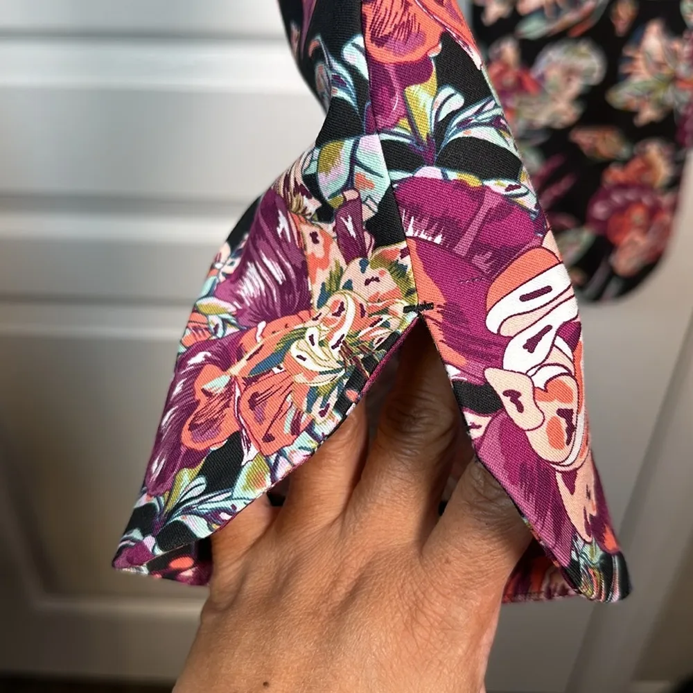 Soft Surroundings Black Tropical Floral Ankle Pull On Pants Size Small EUC #0688 - Image 3