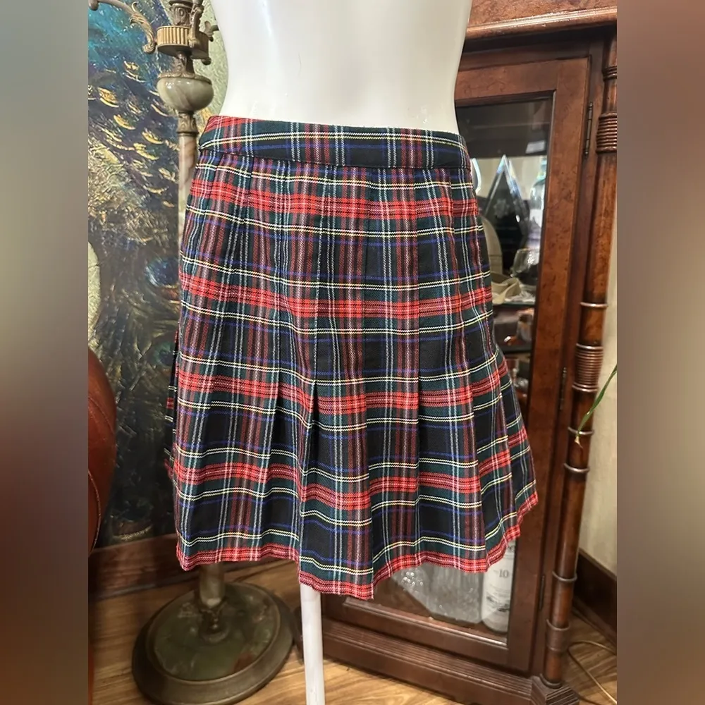EUC Urban Outfitters Women' plaid pleated skirt. - Image 4
