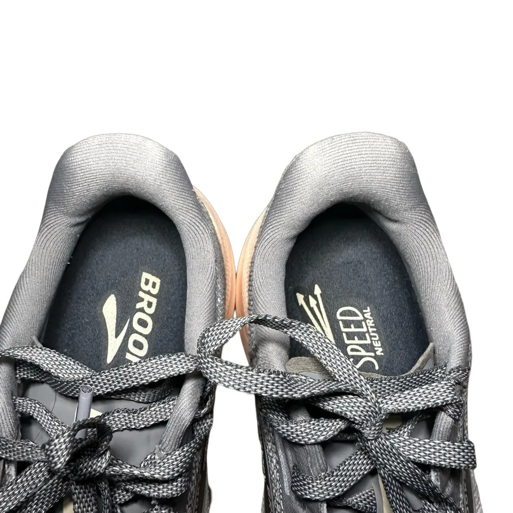 Brooks Launch 10 womens 7.5 grey/crystal grey/pale Peach colorway breathable run - Image 9