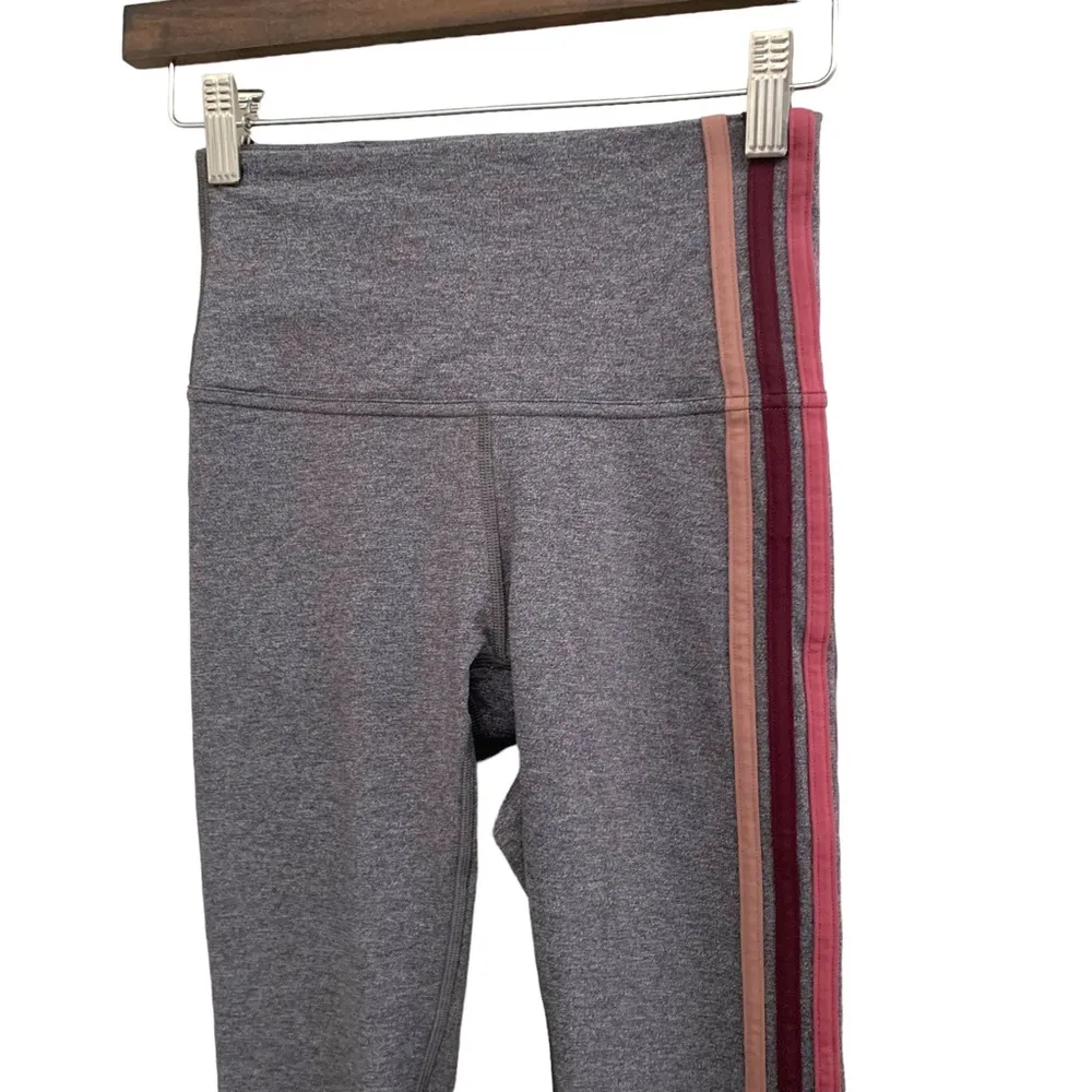 Lululemon 7/8 Take A Hint High Rise 7/8 legging 25” gray pink stripe pants - Image 2