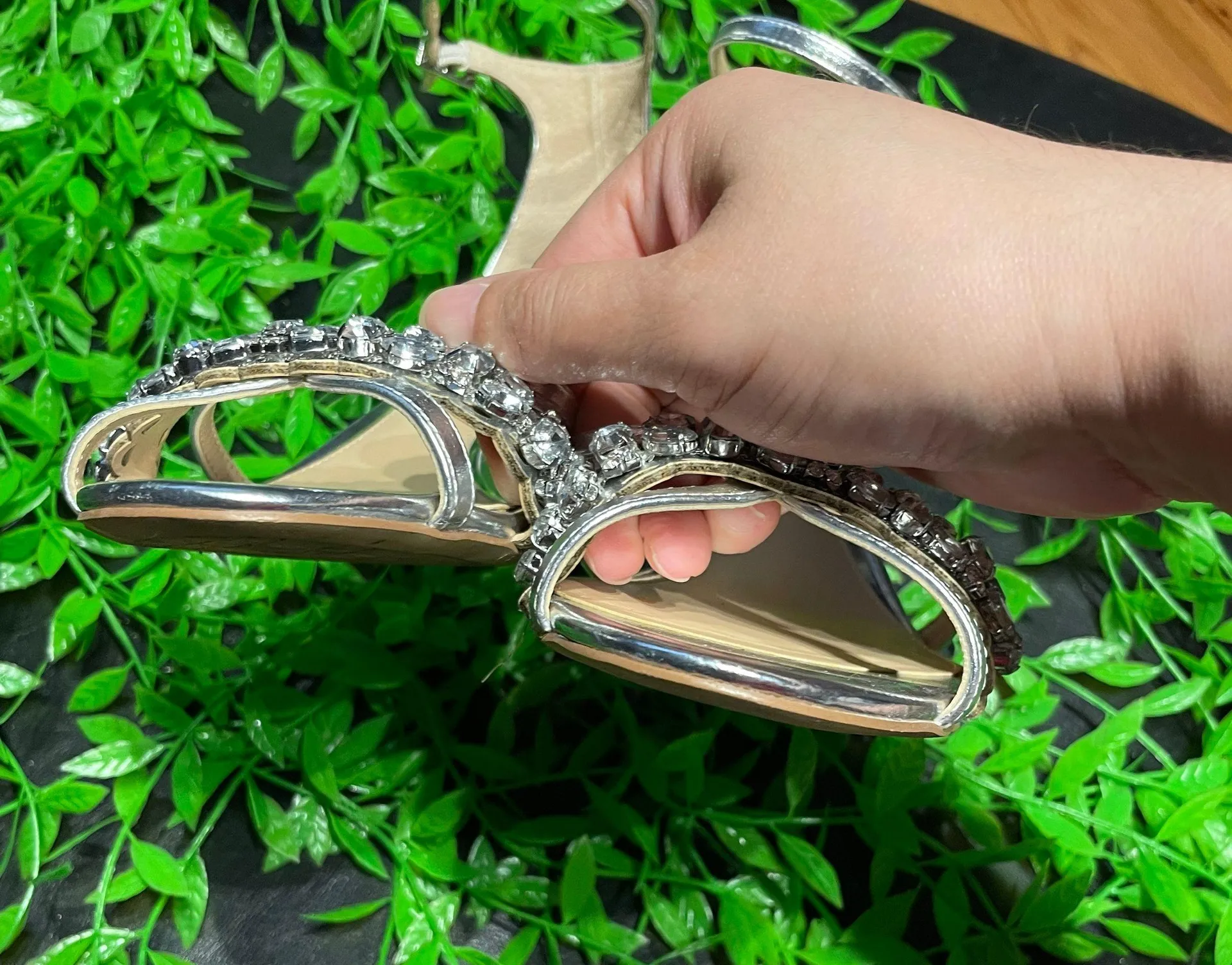 Jewel Badgley Mischka Giona block heel evening sandal silver metallic leather crystal embellishment - Image 7