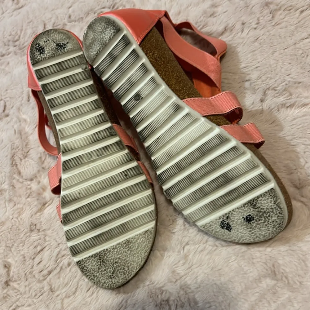 Size 7 Med shoes - Image 11