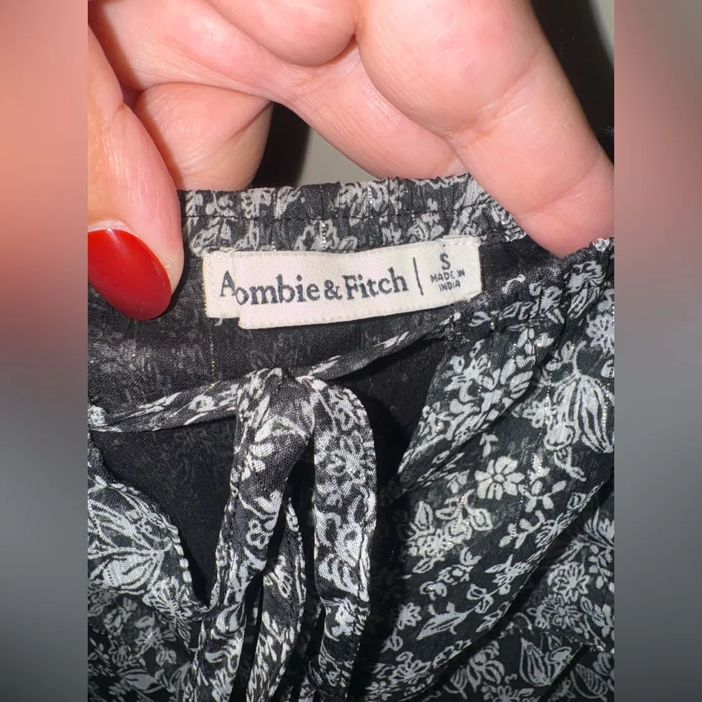 Abercrombie & Finch Floral Bodysuit - Image 5