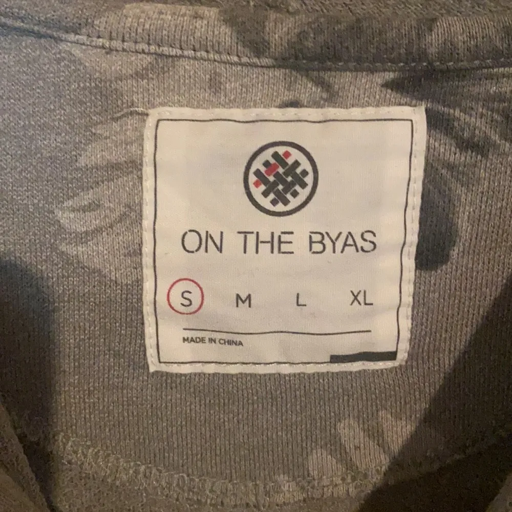 On the Byas pacsun gray floral pullover sweatshirt - Image 3