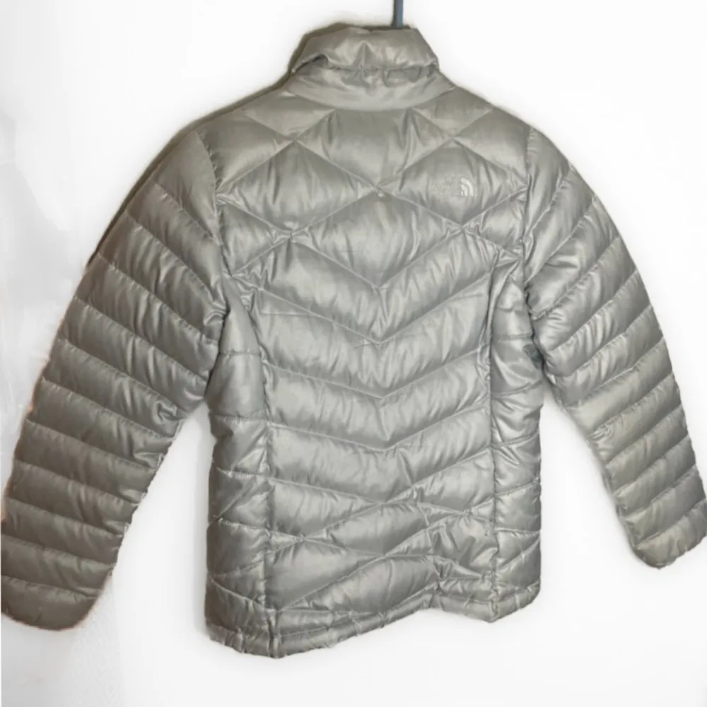 The North Face Gray Silver Puffer Coat Size Small - Image 2