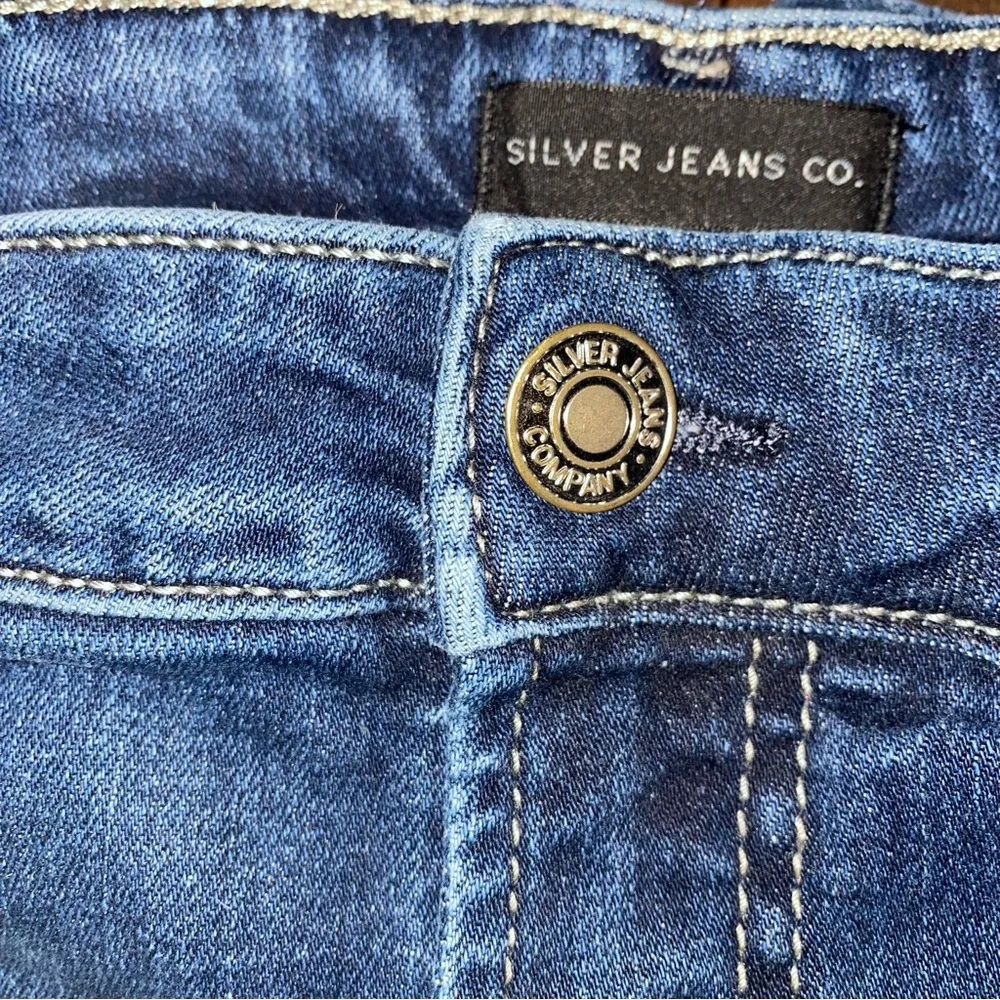 Silver Jeans Elyse short 24 - Image 2