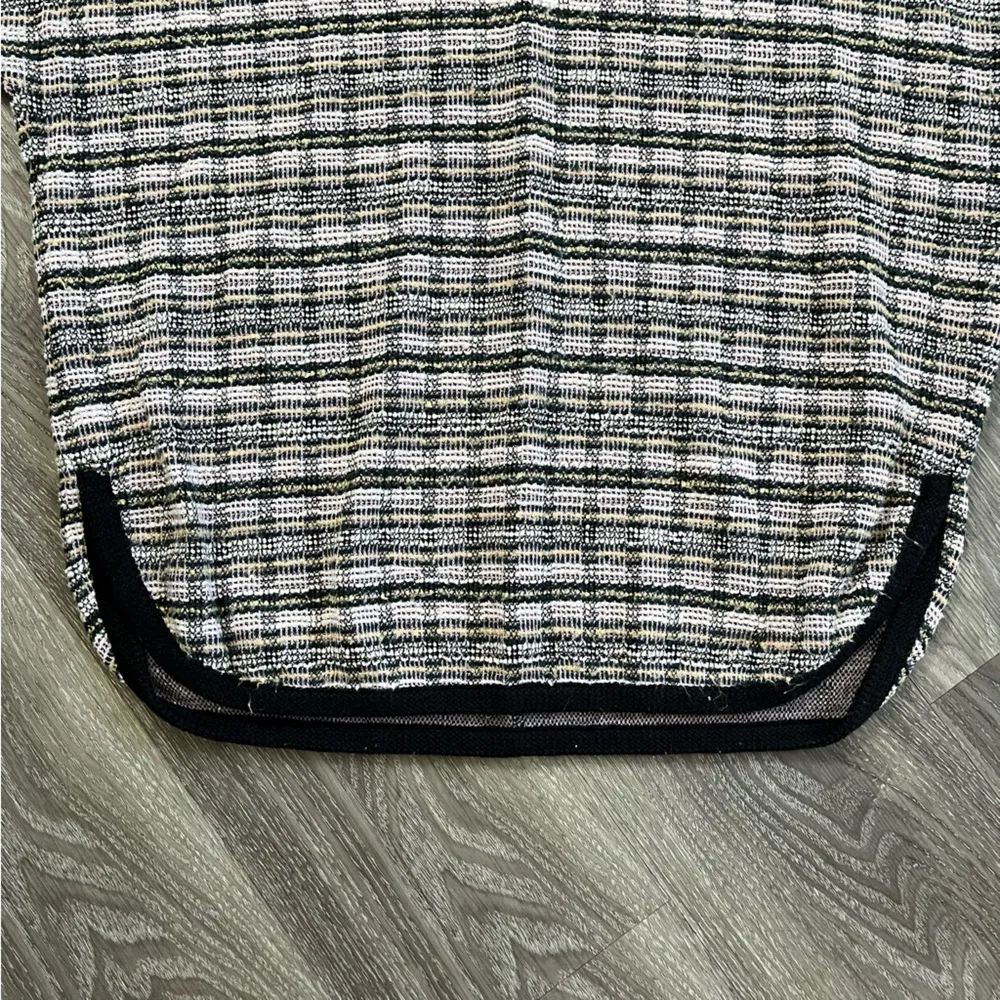 Max Studio Black and White Plaid Oversized Sweater - Image 3