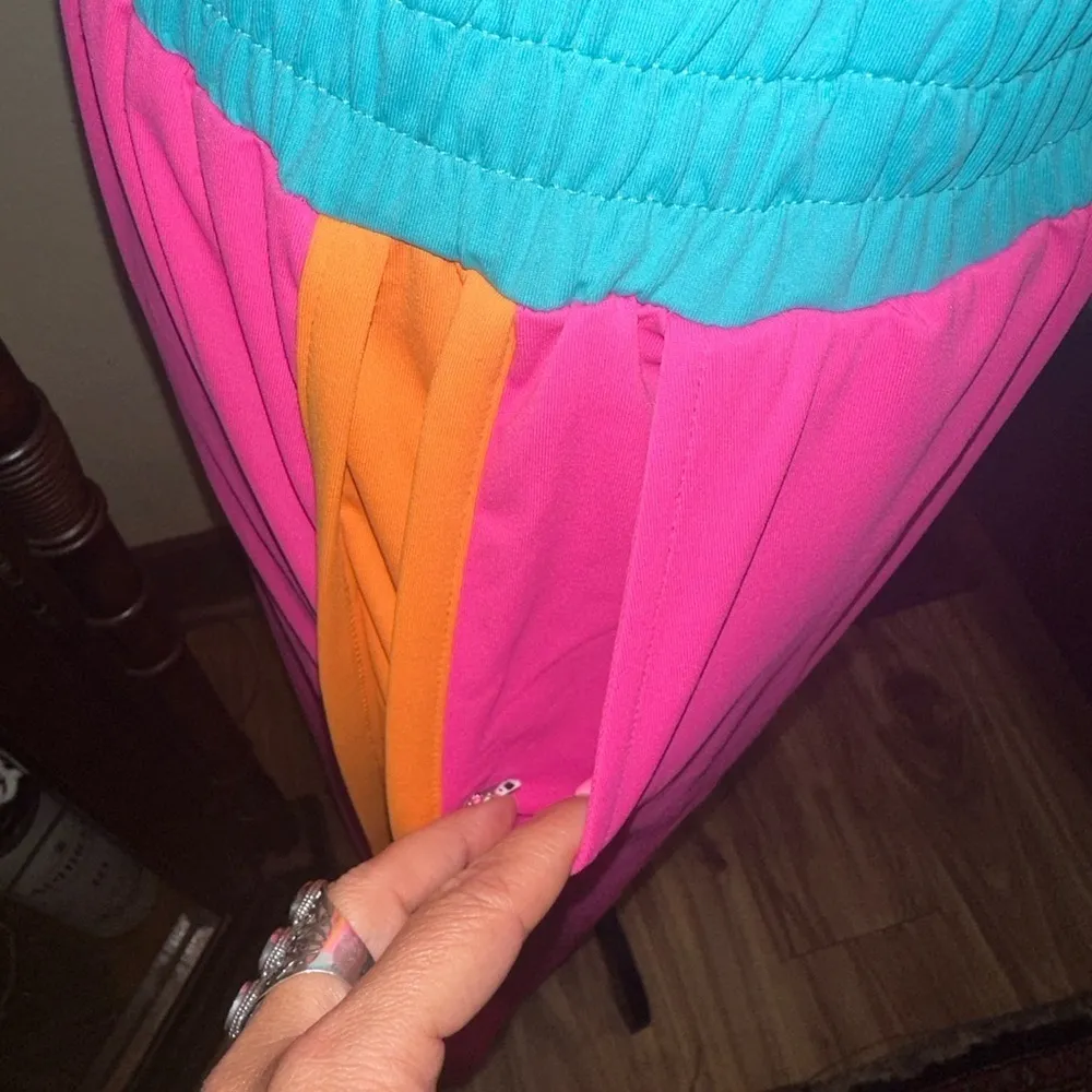 Color Block Set Short Sleeve Palazzo Pants - Size Medium - Image 7