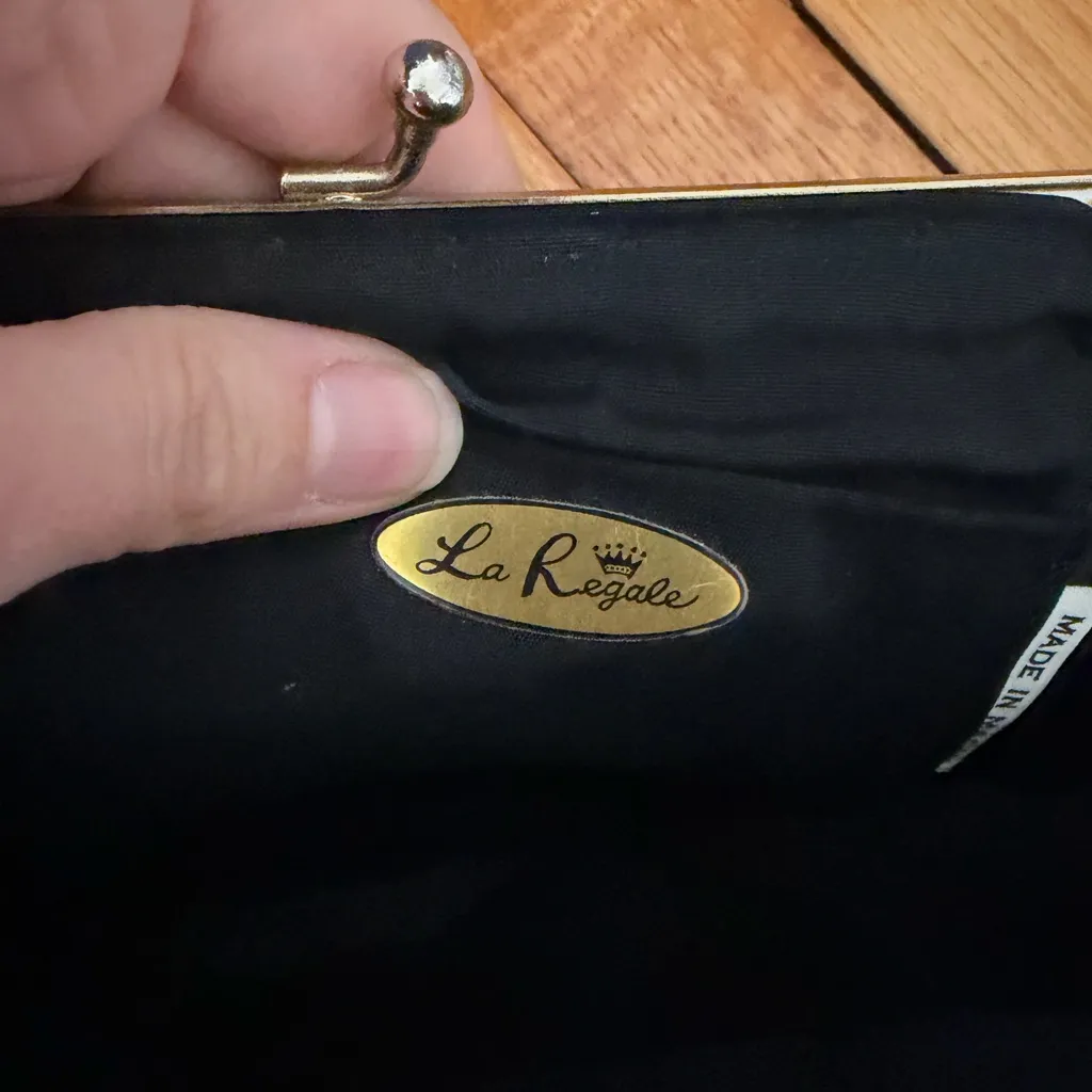 La Regale Black Beaded Evening Clutch with Silver Chain - Image 5