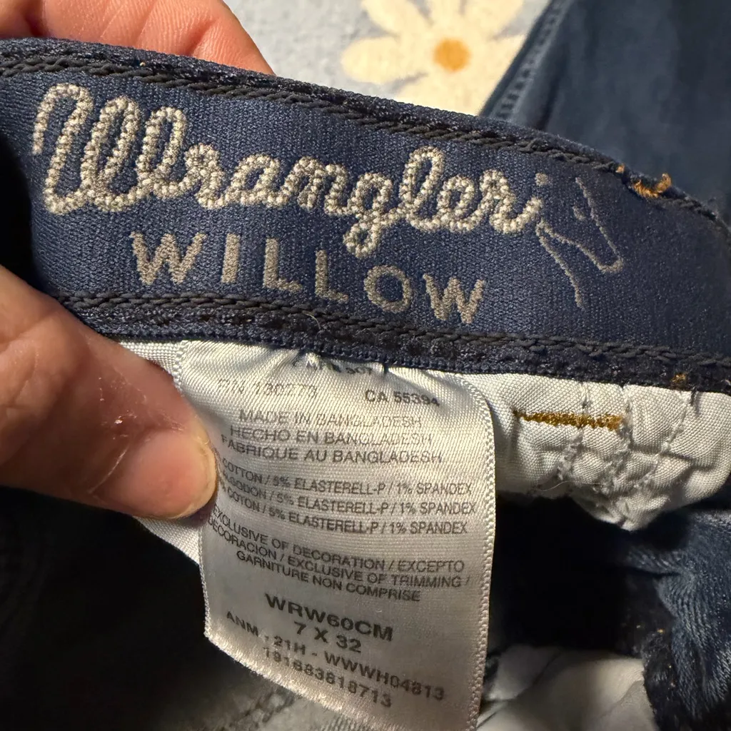 Wrangler Women's Dark Blue Flare Jeans - Image 4