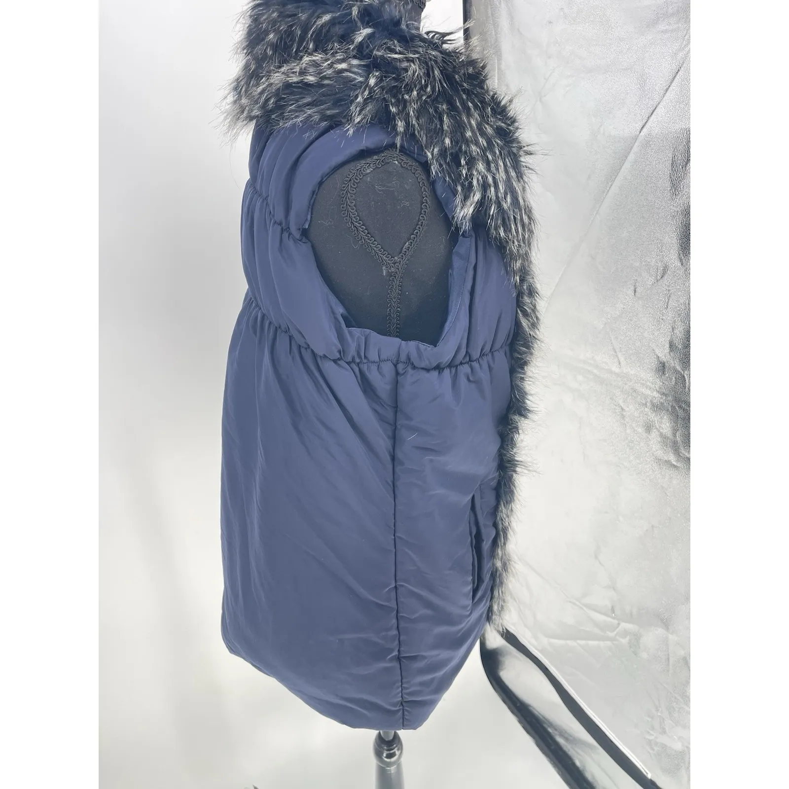 Soft‎ Surroundings Women's Faux Fur Puffer Vest Jacket Blue Size L - Image 4