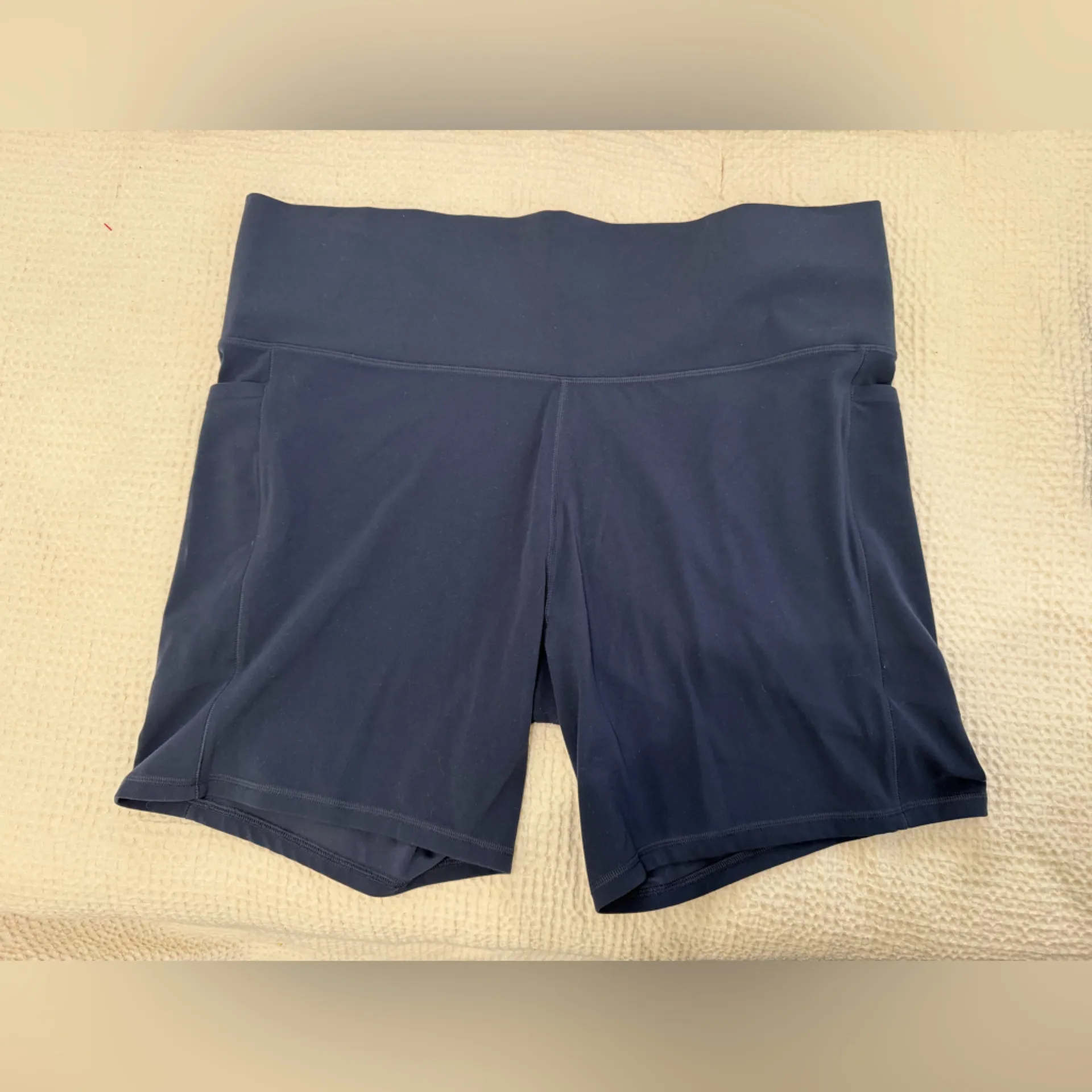 Athleta Salutation Stash Pocket II 7” Short 3x - Image 4
