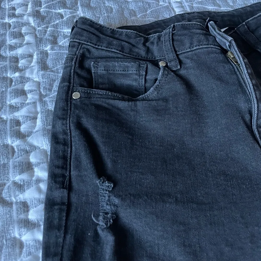 distressed denim - Image 5