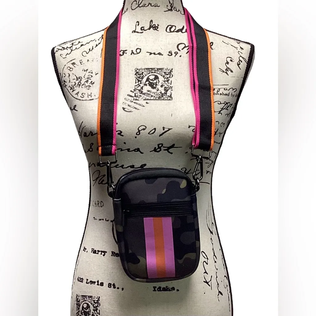 Camo cross body bag. Neoprene. Green - Image 7