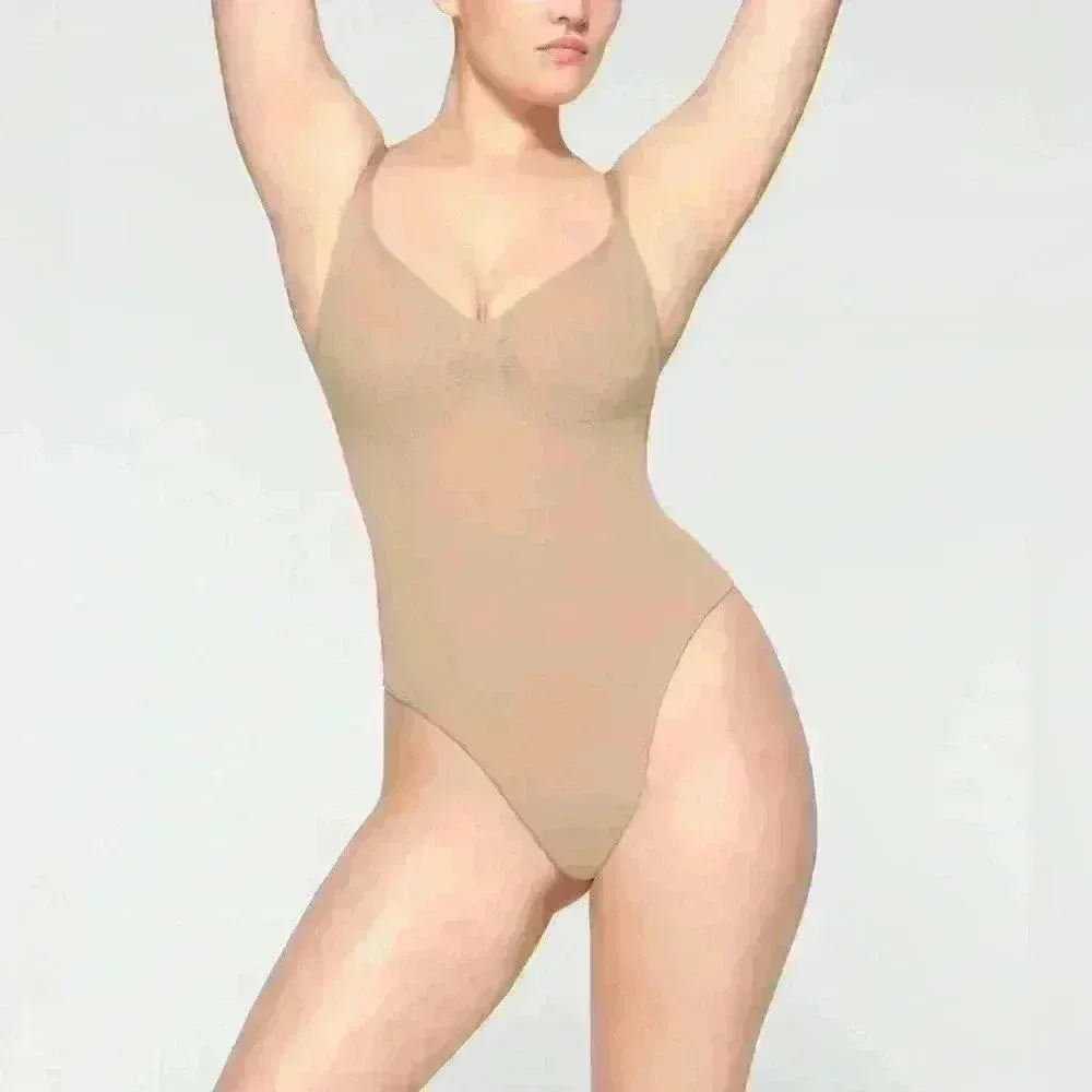 New SKIMS Seamless Sculpt Thong Bodysuit Shapewear Medium Clay Beige w Box $70 - Image 4