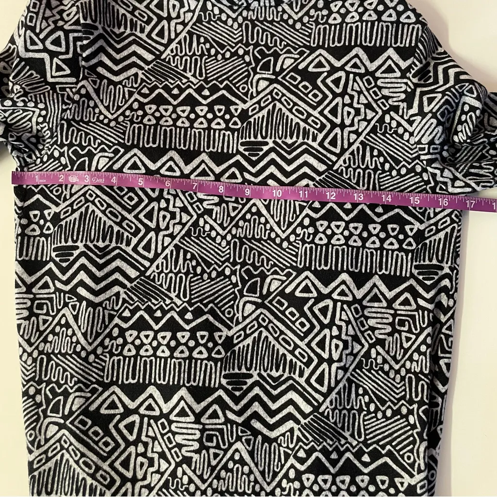 Fashion Dazzle Black & Light Gray Tribal Print Open Front Cardigan GUC Size XS - Image 4