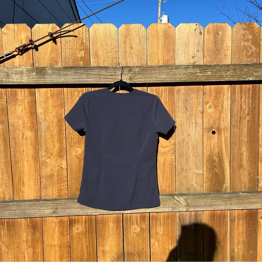 FIGS Catarina One-Pocket V-neck Short Sleeve Scrub Top quiet navy size XXS - Image 6
