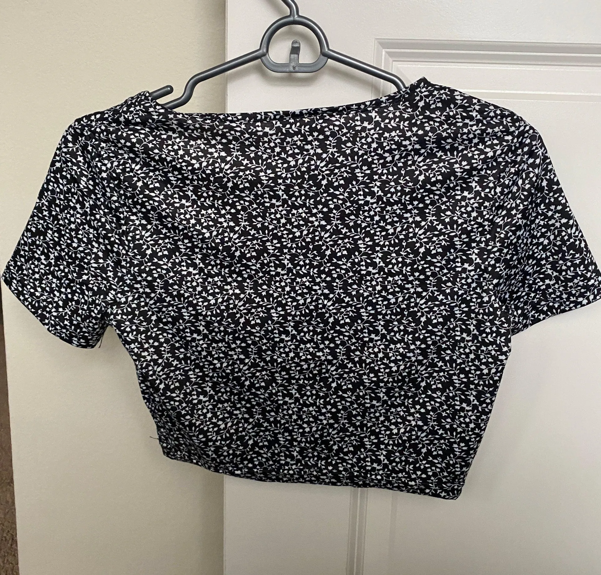 SheIn Crop Top - Image 2