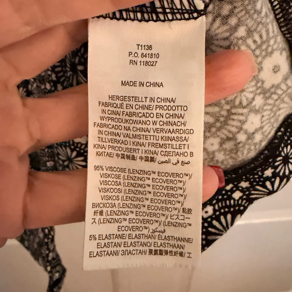 BODEN US10/UK14 Ruched Yoke Jersey Button Up Blouse Ditsy Black White Floral Size 10 - Image 6