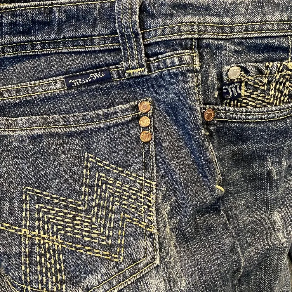 Miss Me Bootcut Jeans Mid-Rise Dark Wash Distressed Detail Pockets JP44088 28x27 - Image 2