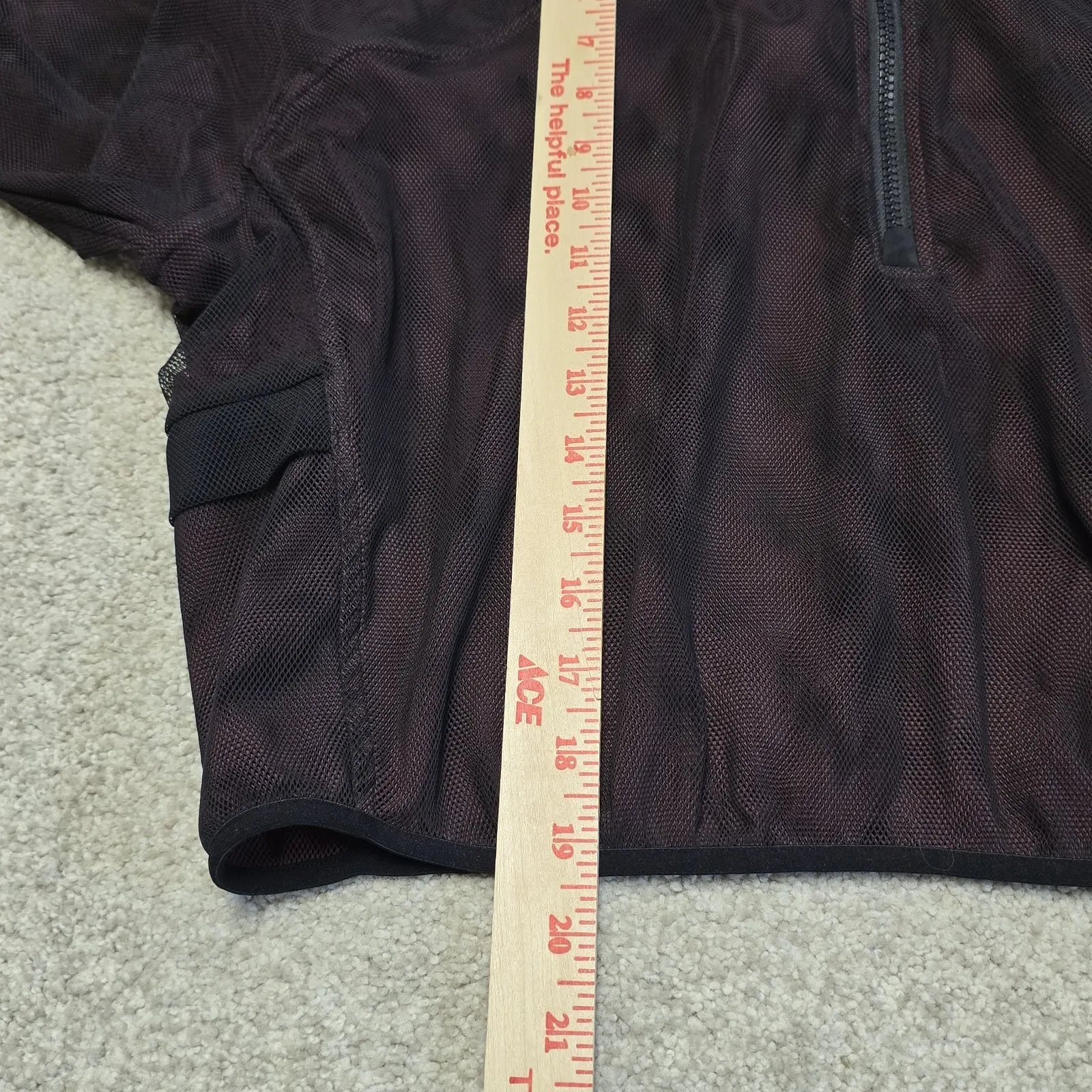 LULULEMON Women's Reversible Mesh 1/2 Crop Zip Jacket black Red‎ Merlot Sz 8 - Image 6