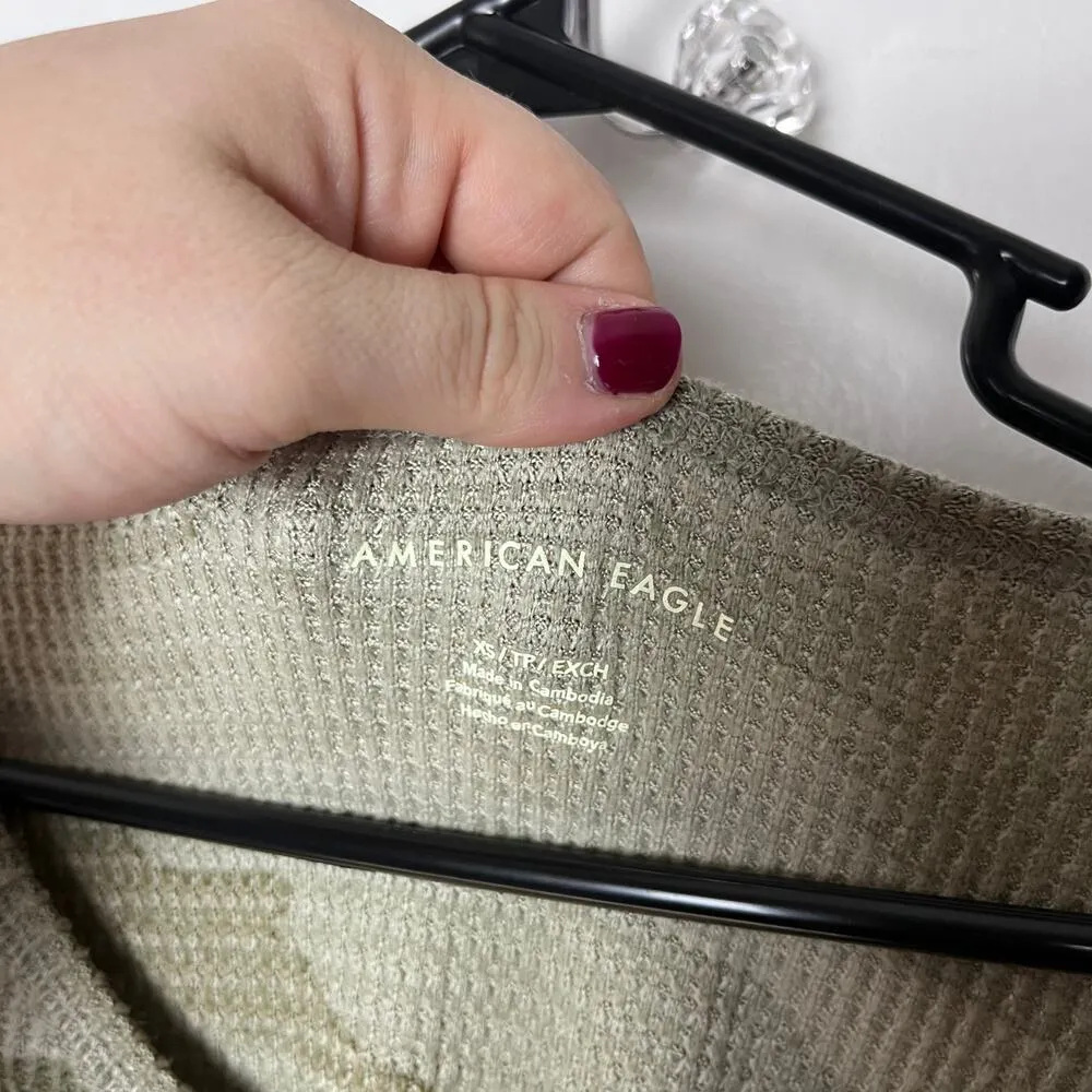 American Eagle Waffle Knit Camouflage V-neck Oversized Long Sleeve Shirt XS - Image 3