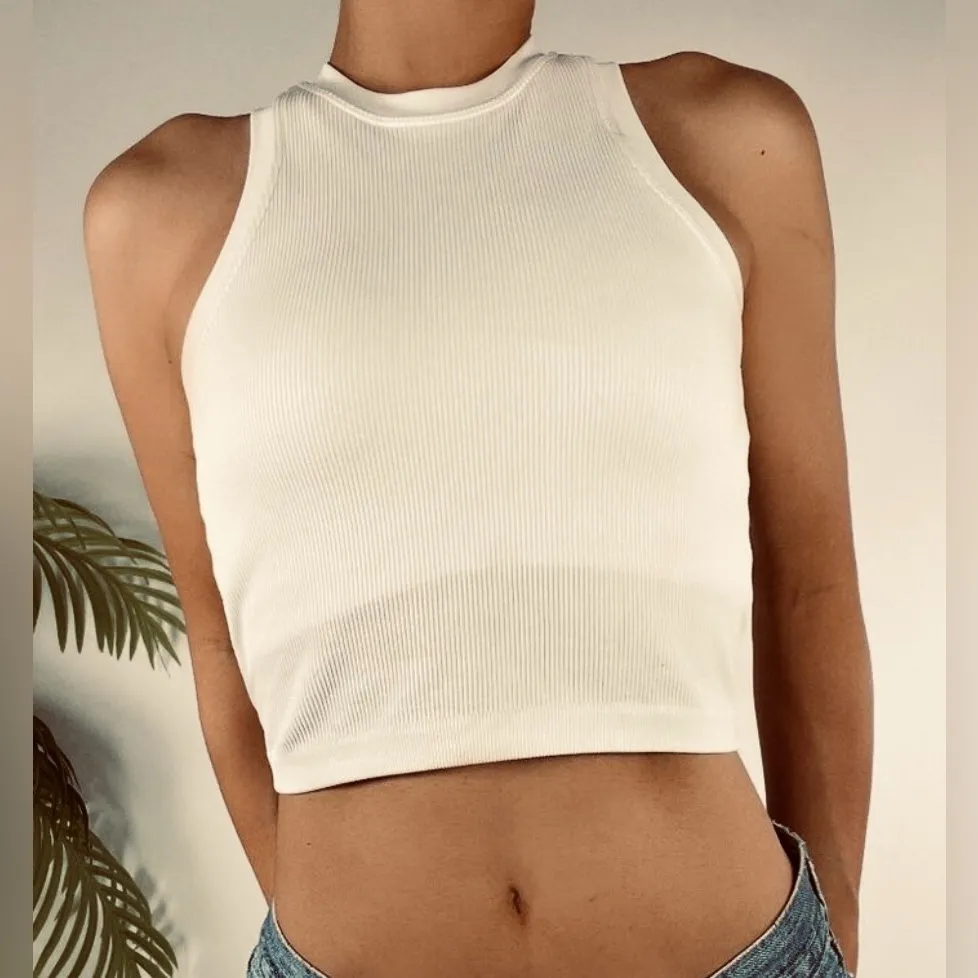 NWT - Seamless Crop Tank Top. - Image 2