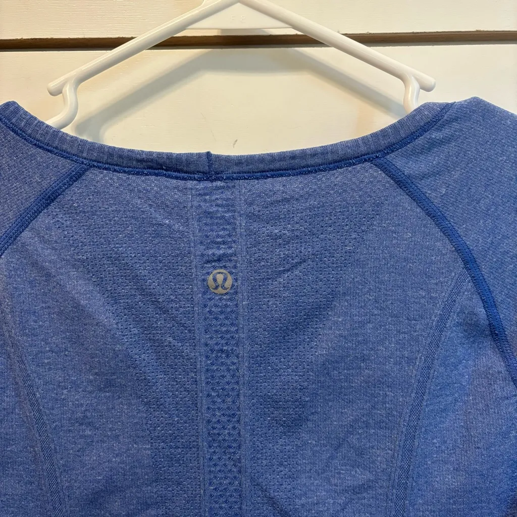 Lululemon Blue V Neck Swiftly Tech - Image 5