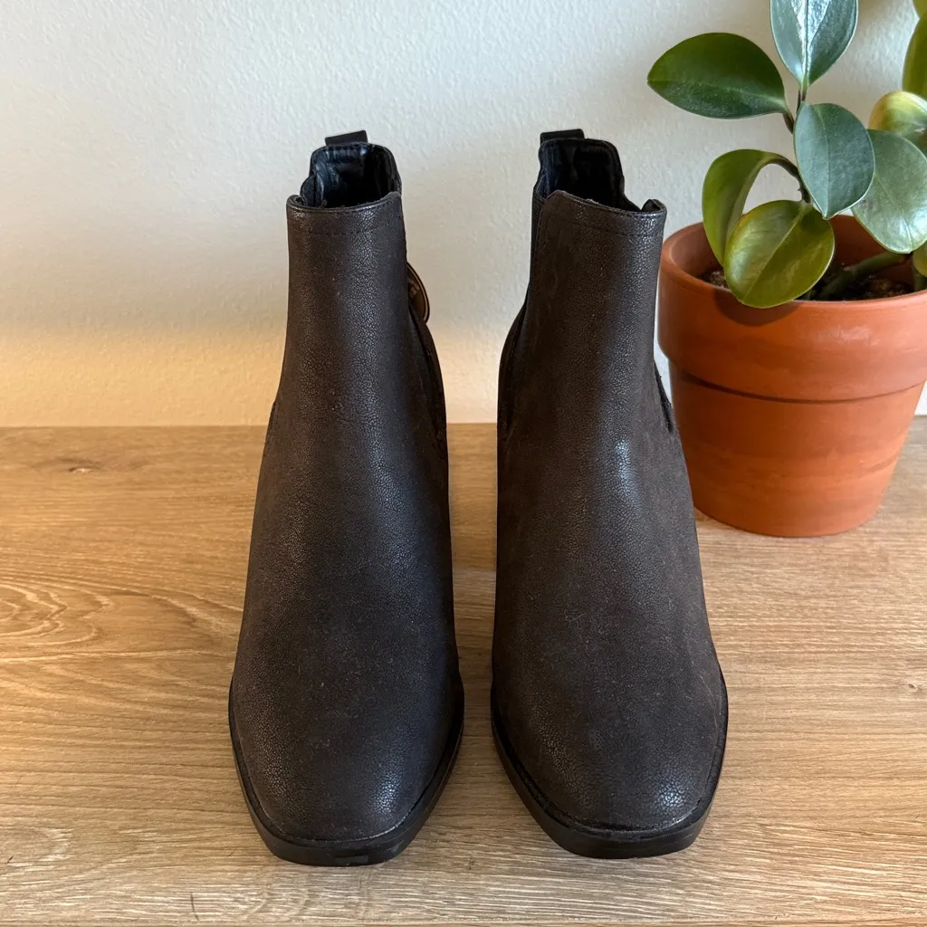 NWT Mia Suede Leather Chunky Block Heel Boots, 6.5 - Image 2