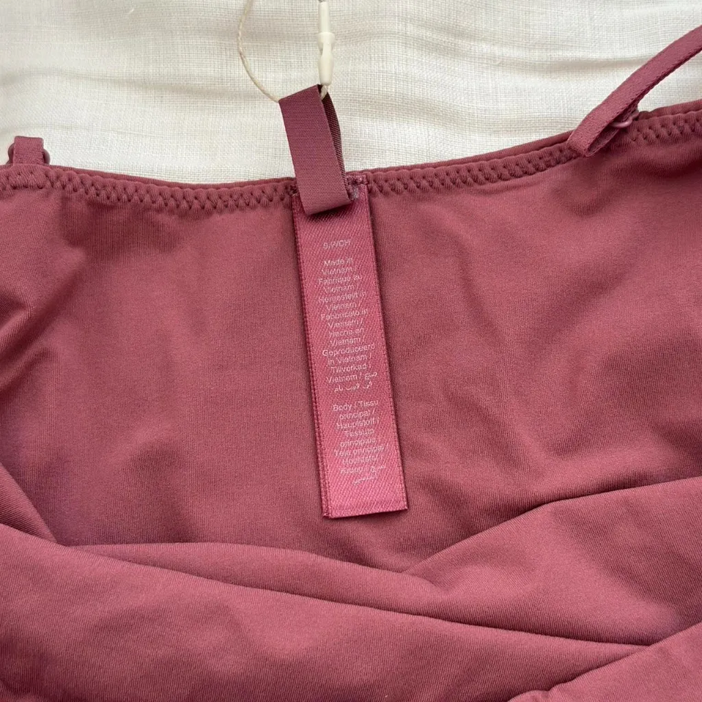 Skims Fits Everybody Cami Bodysuit in Beet, Size Small - Image 9