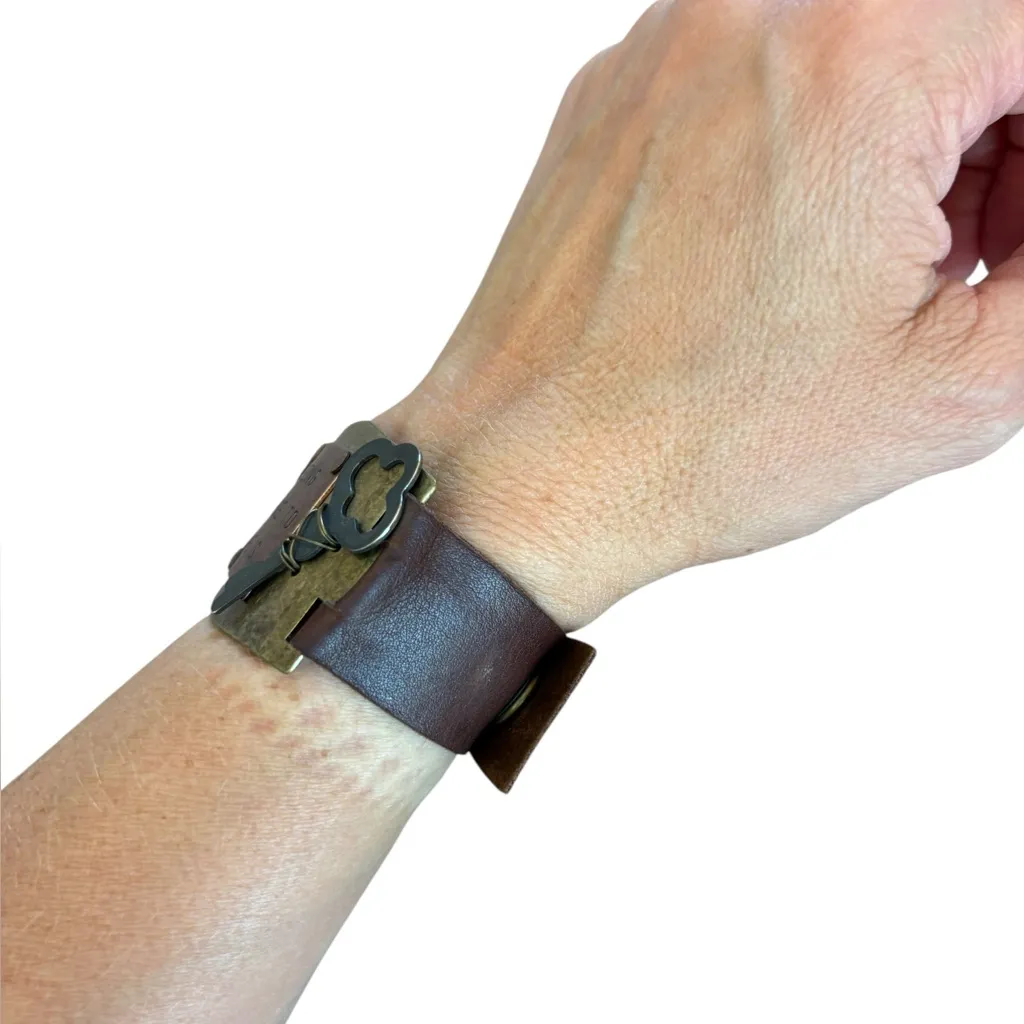 Brown Leather Bracelet with Gold Accents Being True To Me Is Key Plaque - Image 8