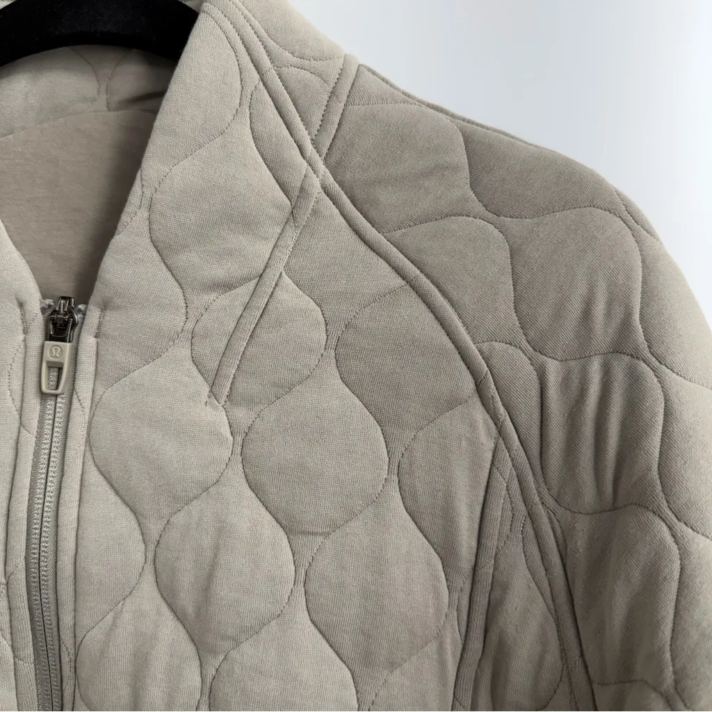 Lululemon Quilted Bomber Jacket riverstone size 2 zip pockets sage green - Image 2