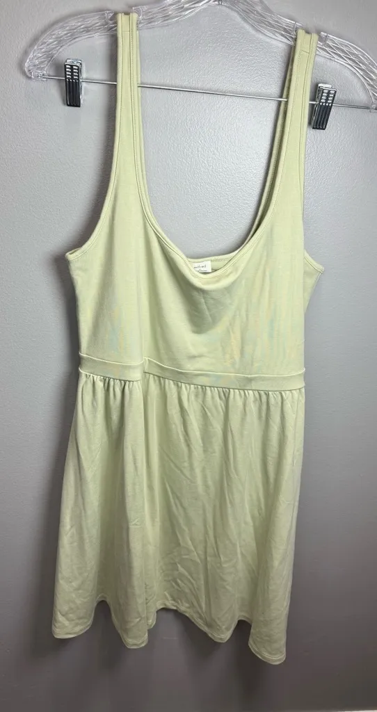 green emerald velvet dress Aritzia Azalea Dress Sage Green, XL (Fits M)