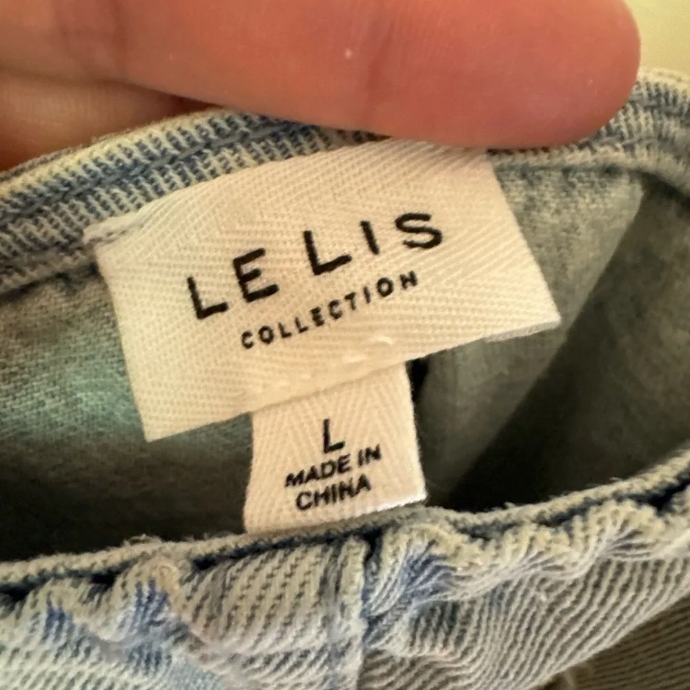 Le Lis Collection halter denim belted open‎ back mini dress Large - Image 4