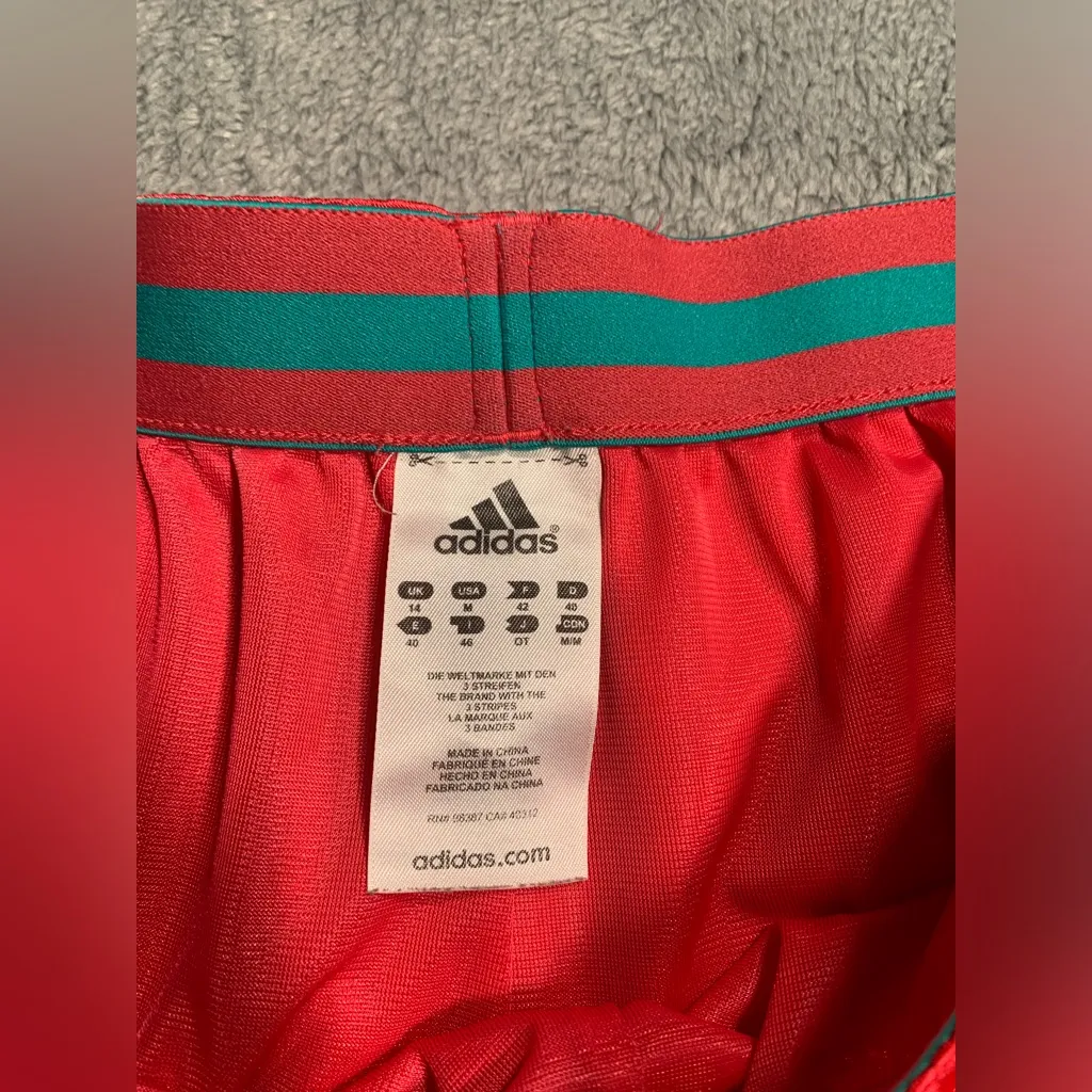 Adidas running shorts medium - Image 4