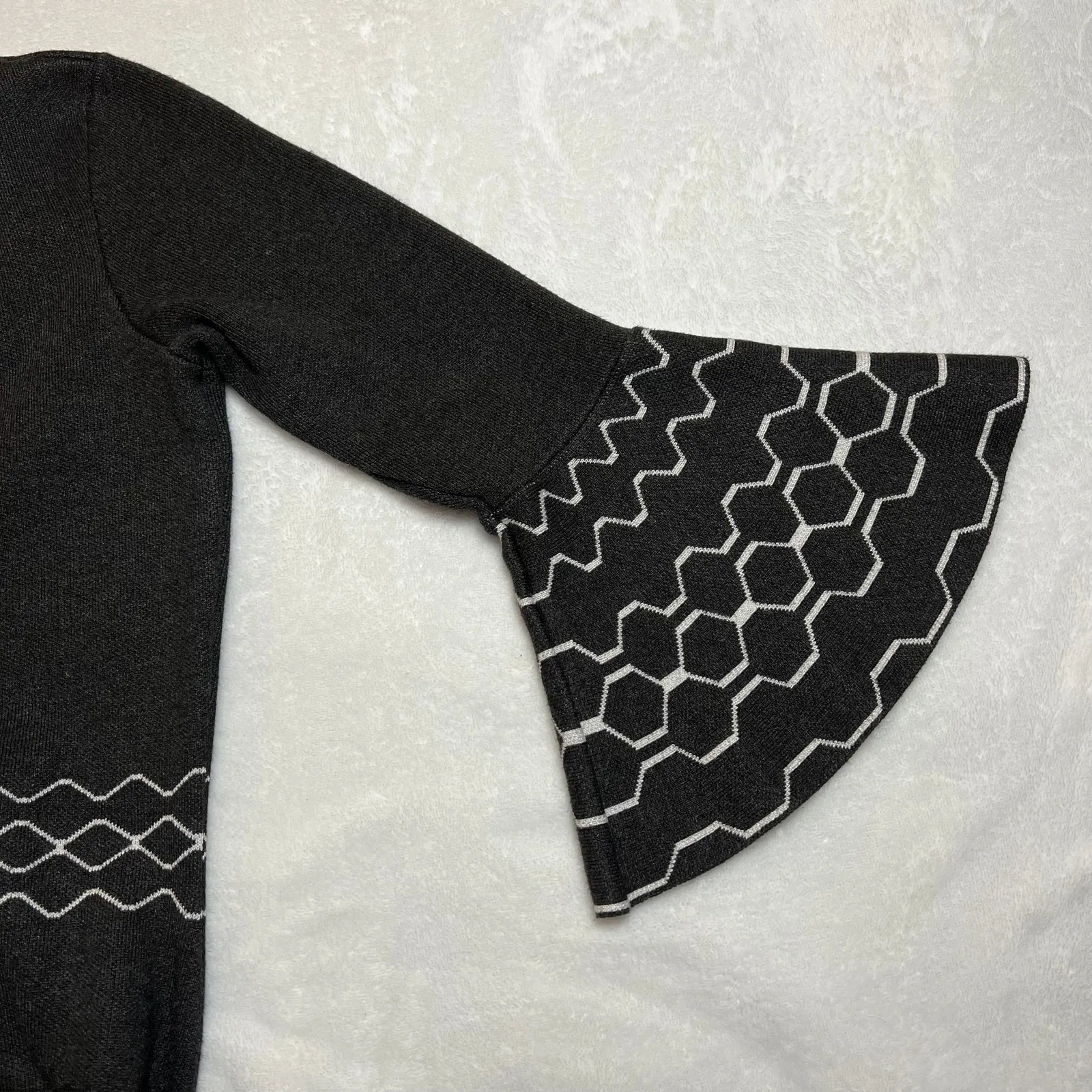 Roz & Ali Scalloped Neckline Bell Sleeve Bodycon Dress Size Small Party Holidays - Image 6