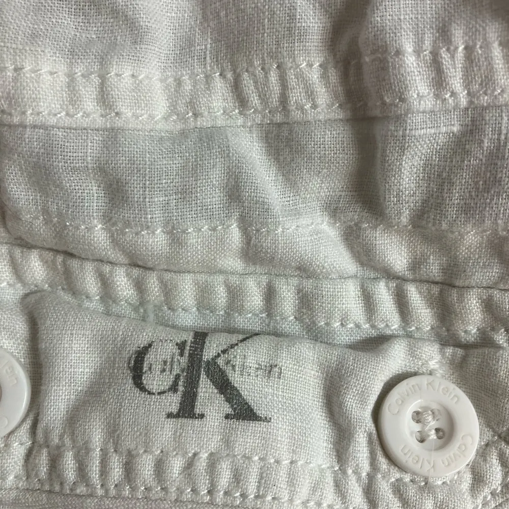 Calvin Klein White Cargo Shorts Relaxed Fit - Image 5
