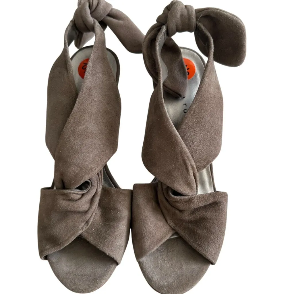 TRINA TURK Gray Suede Bow Slingback Heels Size 5.5 - Image 2
