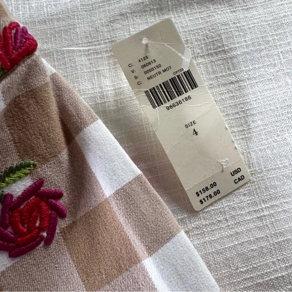 Maeve Gingham Floral Embroidered Capri Pants NWT - size 4 - Image 7