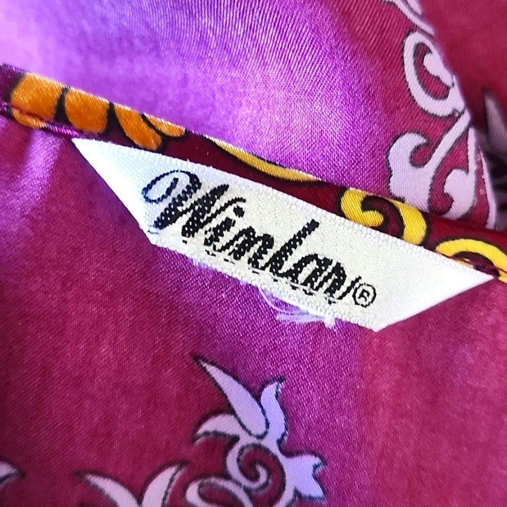 Winlar Burgundy Floral Satin Long Caftcan Purple Size undefined - Image 8